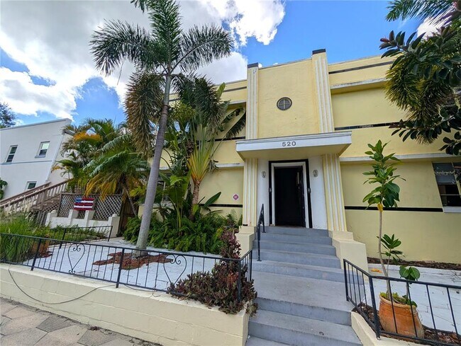 520 11th Ave N in St. Petersburg, FL - Foto de edificio - Building Photo