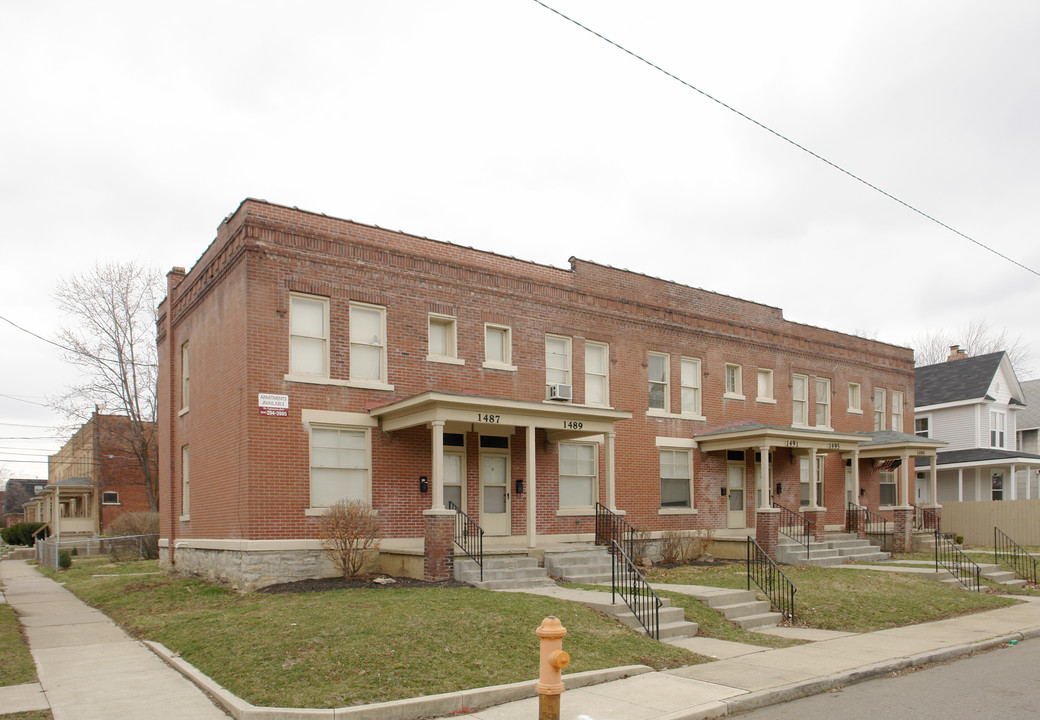 1487-1499 Hamlet St in Columbus, OH - Building Photo