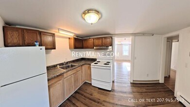 2412 Western Ave, Unit F in Newburgh, ME - Building Photo - Building Photo