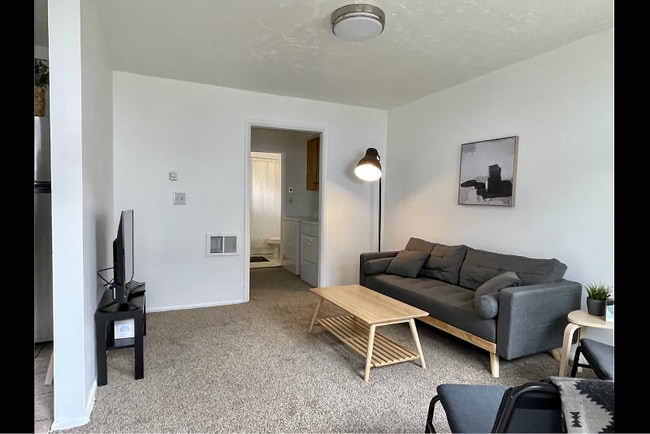 3428 S 300 E, Unit Apt 4 in South Salt Lake, UT - Foto de edificio - Building Photo