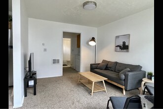 3428 S 300 E, Unit Apt 4 in South Salt Lake, UT - Building Photo - Building Photo