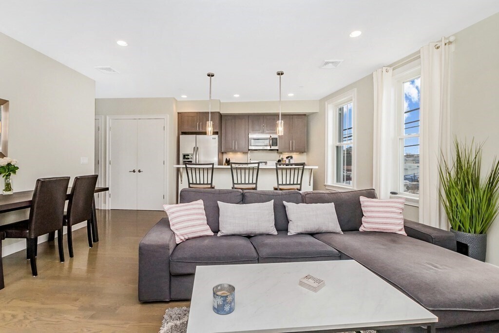 71 Willow Ct in Boston, MA - Building Photo