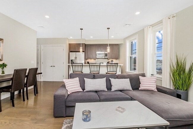 property at 71 Willow Ct