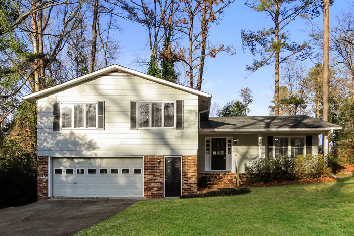 2001 Bonnie Brook Dr in North Augusta, SC - Building Photo