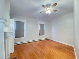 1765 Commonwealth Ave, Unit 2 in Boston, MA - Building Photo - Building Photo