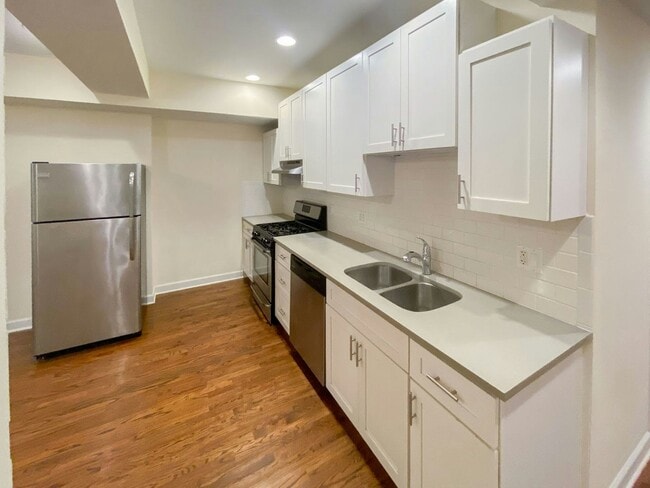 property at 1831 W Leland Ave