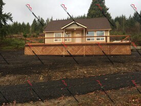 1807 Salzer Valley Rd in Centralia, WA - Building Photo
