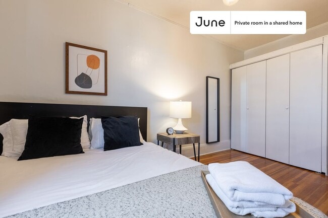 Room in Shared 3 bed/1 bath home in Boston, MA - Building Photo - Building Photo