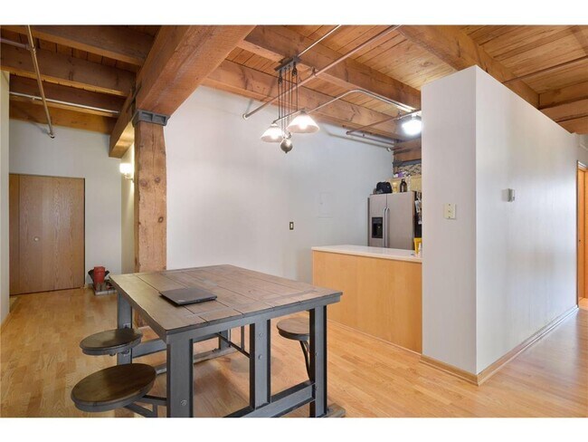 400 N 1st St in Minneapolis, MN - Foto de edificio - Building Photo