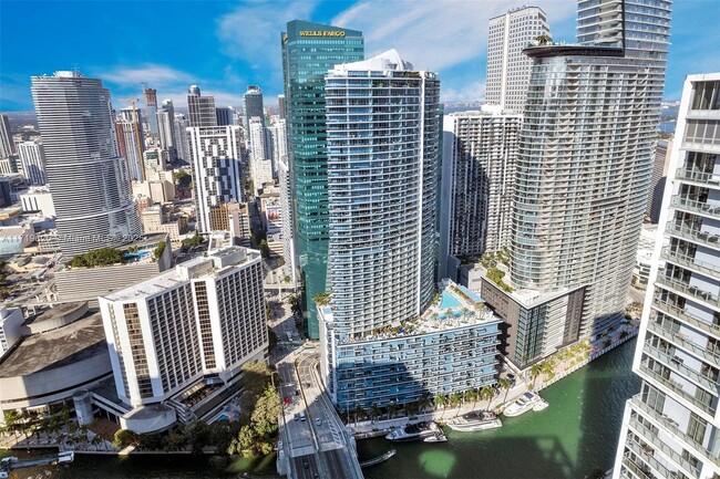 200 Biscayne Blvd Way in Miami, FL - Building Photo - Building Photo