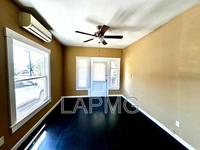 1063 E Orange Grove Blvd in Pasadena, CA - Building Photo - Building Photo