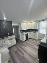 609 Broad Ave, Unit Apartment B in Belle Vernon, PA - Building Photo - Building Photo