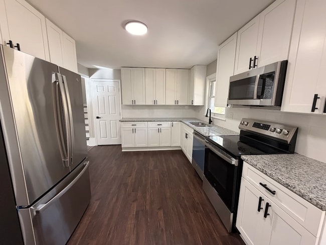 2416 Miriam Ln in Decatur, GA - Building Photo - Building Photo