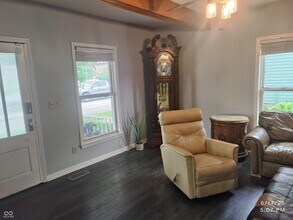 121 N Main St in Pendleton, IN - Building Photo - Building Photo