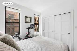 256 W 15th St in New York, NY - Building Photo - Building Photo