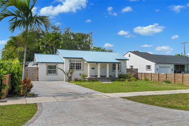 6381 SW 39th St in Miami, FL - Building Photo - Building Photo