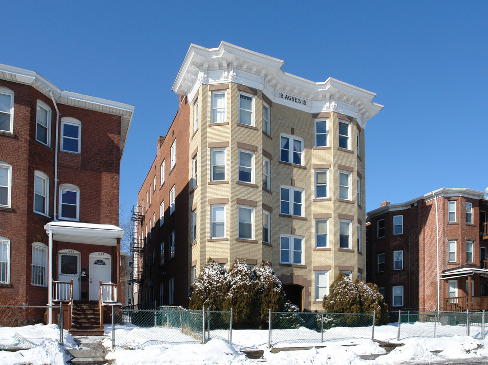 1155 Broad St in Hartford, CT - Building Photo