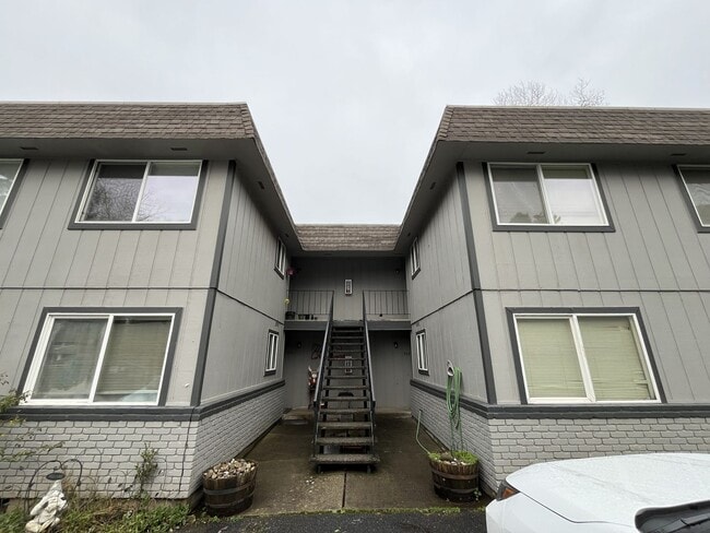 711 SE 212th Ave in Gresham, OR - Building Photo - Building Photo