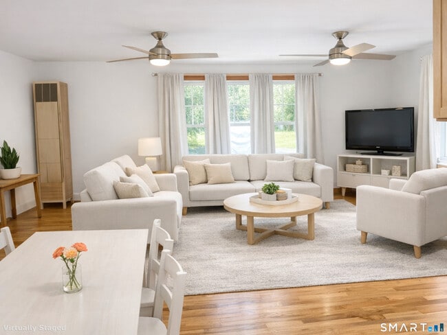 28 Sugar St in Newtown, CT - Building Photo - Building Photo