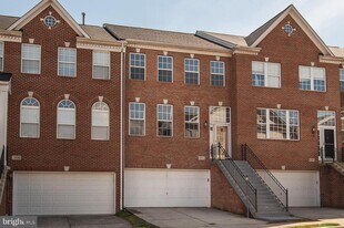 18818 Silverwood Terrace in Leesburg, VA - Building Photo