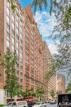 320 E 72nd St in New York, NY - Building Photo - Building Photo