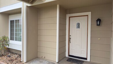 3347 Calico Ct in Sacramento, CA - Building Photo - Building Photo