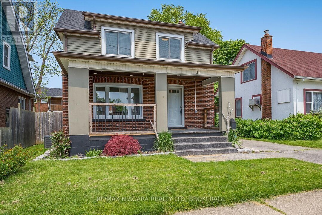 20 Randolph St in Welland, ON - Building Photo