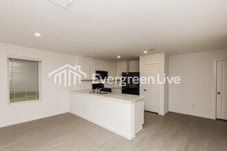 10724 Dusty Rnch Rd in Fort Worth, TX - Building Photo - Building Photo