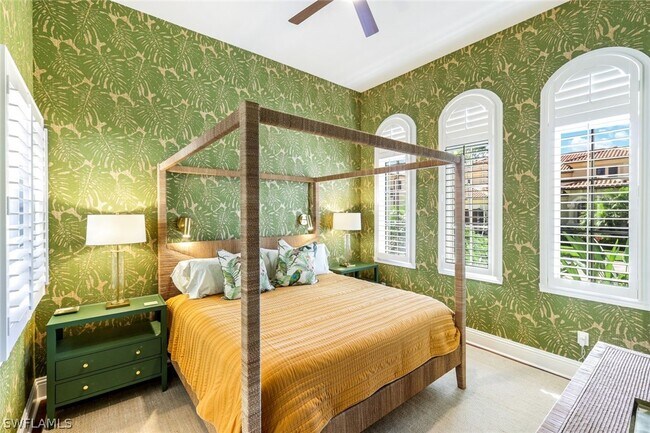 property at 2904 Tiburon Blvd E