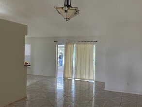 2014 Chelam Way in Brandon, FL - Building Photo - Building Photo