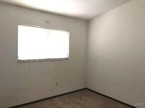 77 Peachtree Ln in Fairview Heights, IL - Building Photo - Building Photo