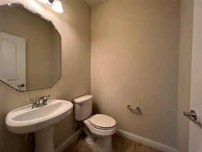 1325 Meadowsouth Ln in Austin, TX - Building Photo - Building Photo