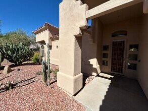 14037 N 10th Pl in Phoenix, AZ - Building Photo - Building Photo