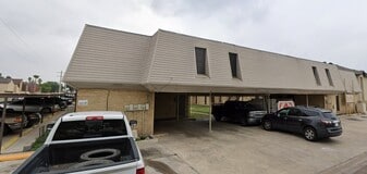 2219 E Travis St, Unit #102 in Laredo, TX - Building Photo