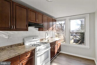 212 Warren St in Beverly, NJ - Building Photo - Building Photo