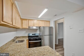 2574 Riva Rd in Annapolis, MD - Building Photo - Building Photo