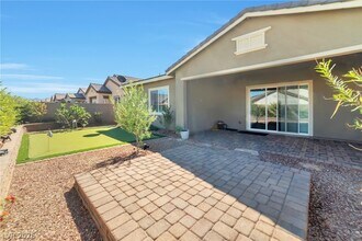 318 Homeward Way in Henderson, NV - Building Photo - Building Photo