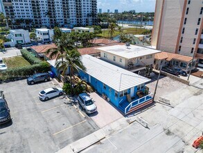 326 Madison St, Unit 2 in Hollywood, FL - Building Photo - Building Photo