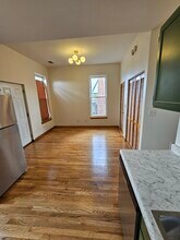 2706 W Maypole Ave in Chicago, IL - Building Photo - Building Photo