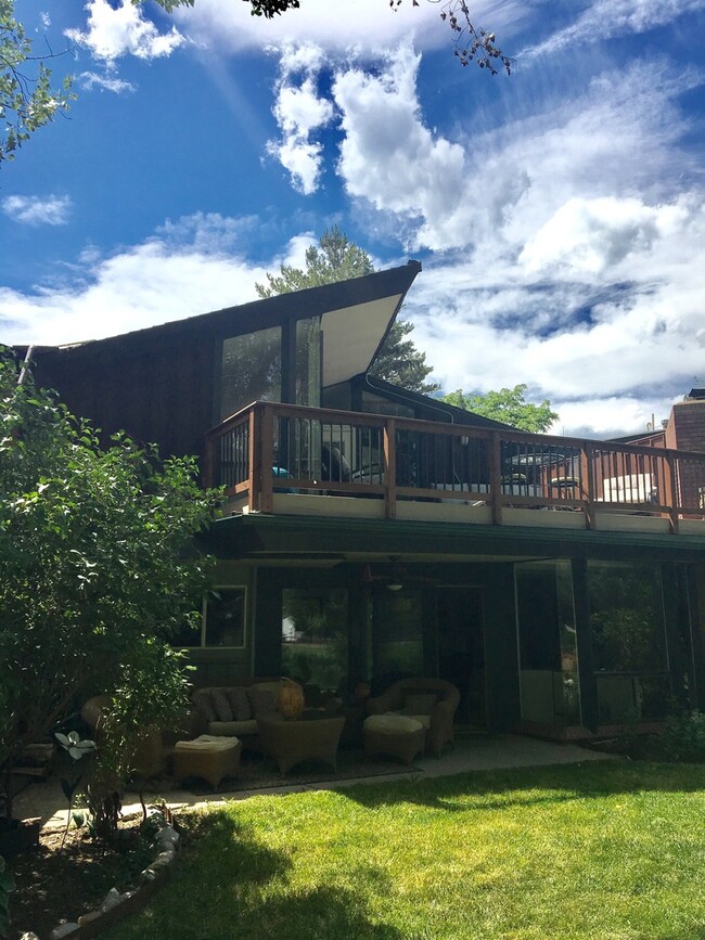 property at 4914 Carter Ct