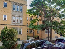 2347 N Drake Ave in Chicago, IL - Building Photo