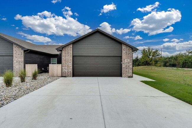 4826 N Vassar Ave in Wichita, KS - Building Photo - Building Photo