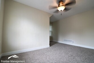 505 Bluemont Ave in Manhattan, KS - Building Photo - Building Photo