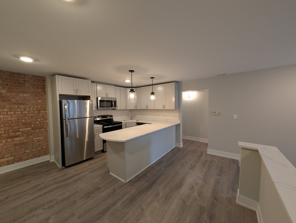 1214 N La Salle Dr, Unit F5 in Chicago, IL - Building Photo