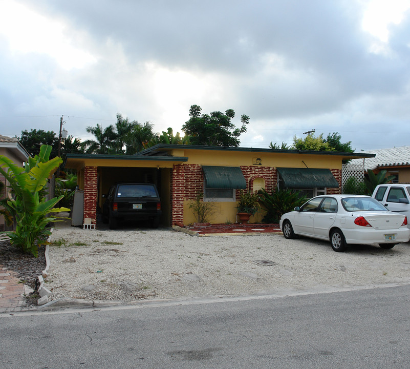 1124 NE 16th Ter in Fort Lauderdale, FL - Building Photo