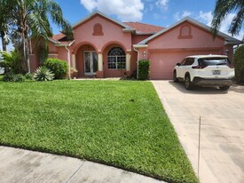 18241 Plumbago Ct in Lehigh Acres, FL - Building Photo