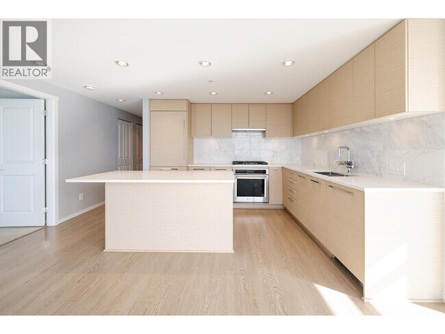 6700 Dunblane Ave in Burnaby, BC - Building Photo - Building Photo