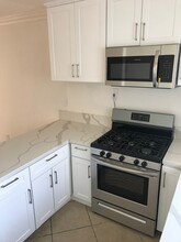 6151 Fountain Ave in Los Angeles, CA - Building Photo - Building Photo