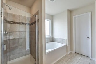 9990 Chimney Swift Ln in Conroe, TX - Building Photo - Building Photo