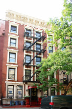 406 W 47th St in New York, NY - Building Photo - Building Photo